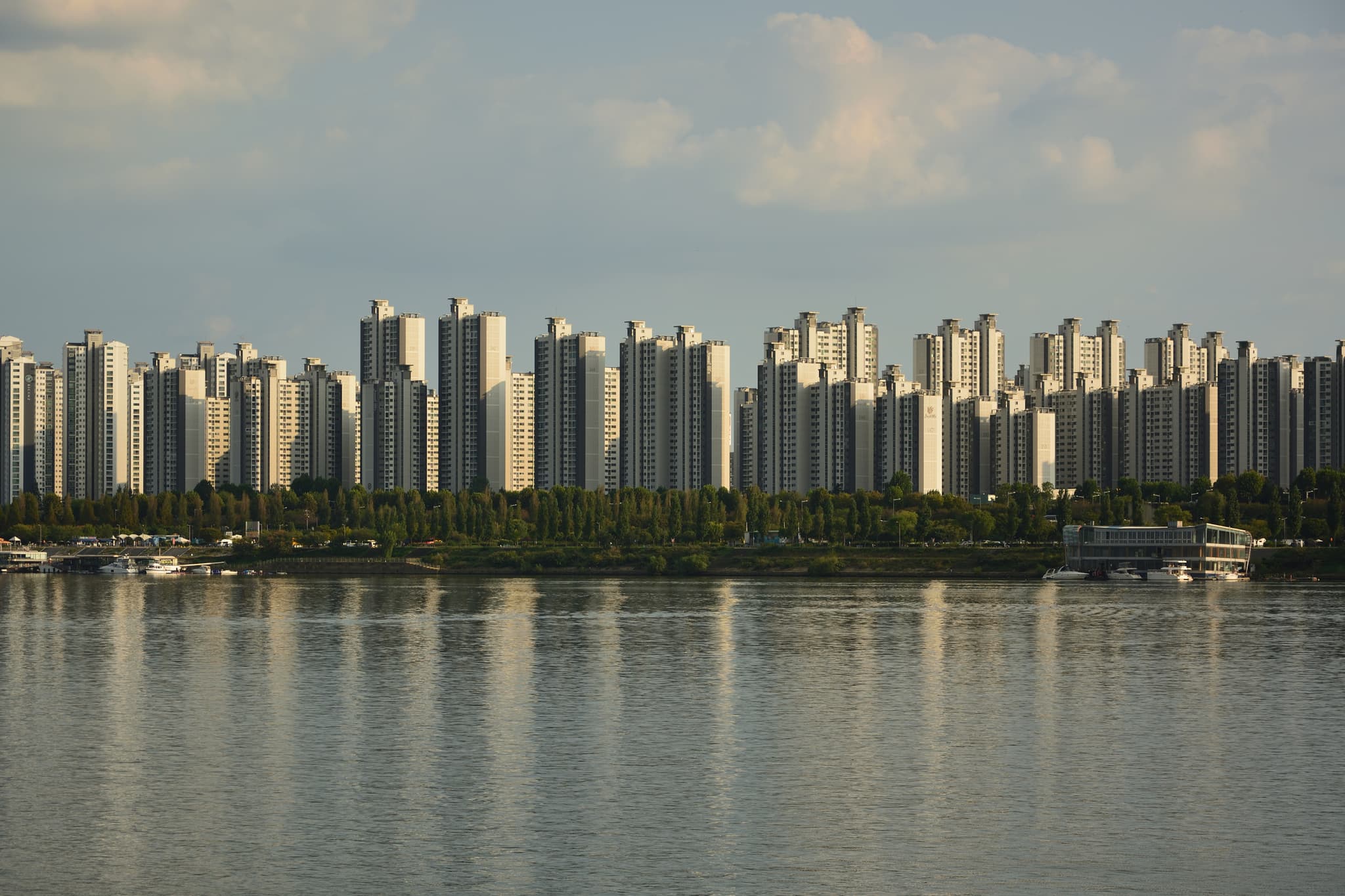 Han river apartments