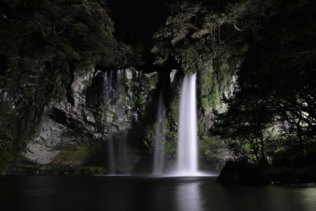 Cheonjiyeon Waterfall