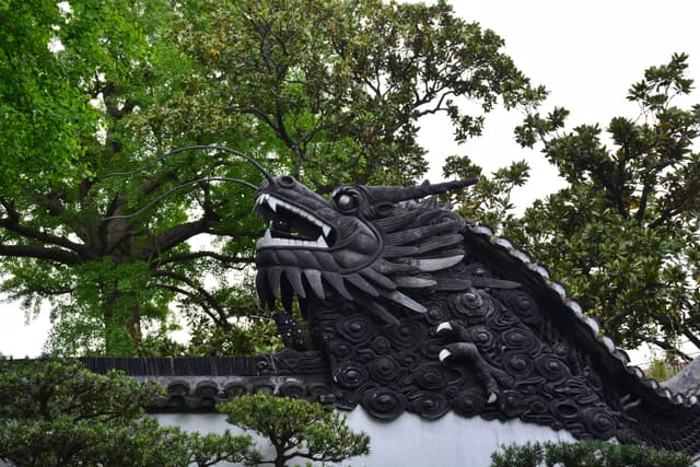 Dragon fence