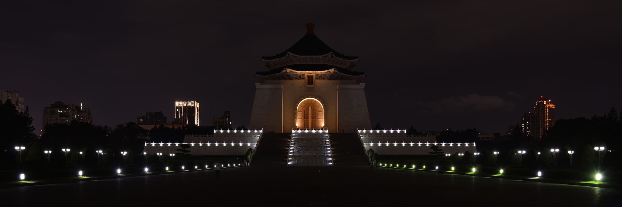 Chiang Kai-shek memorial at night